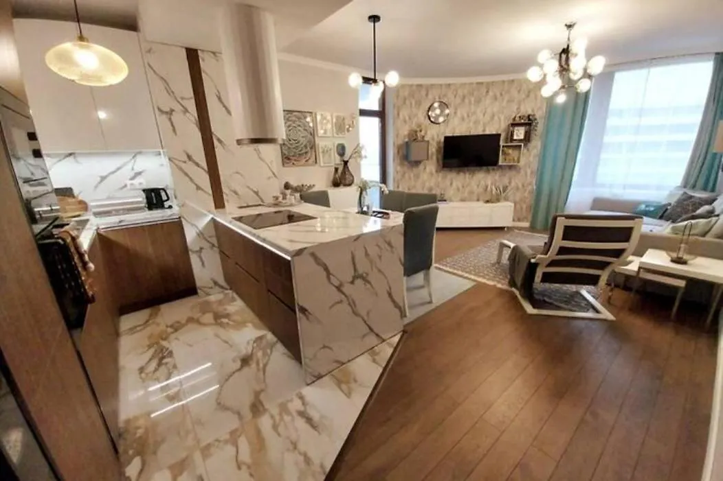 Красив Апартамент С Целогодишен Топъл Басейн И Джакузи Varna Apartment