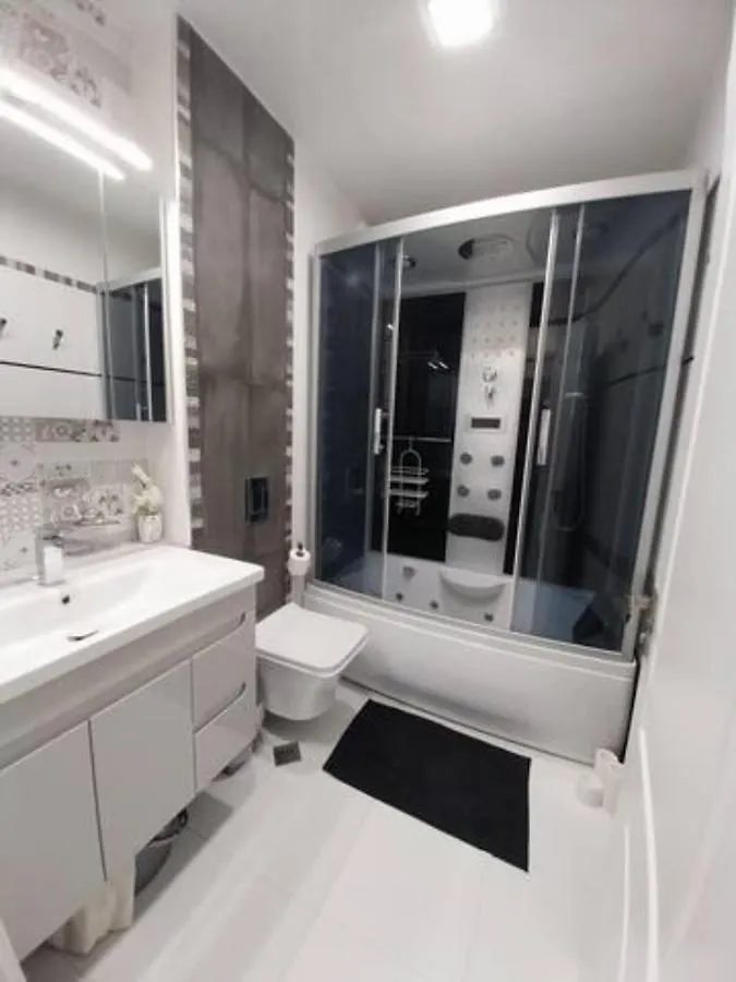 Красив Апартамент С Целогодишен Топъл Басейн И Джакузи Varna Apartment