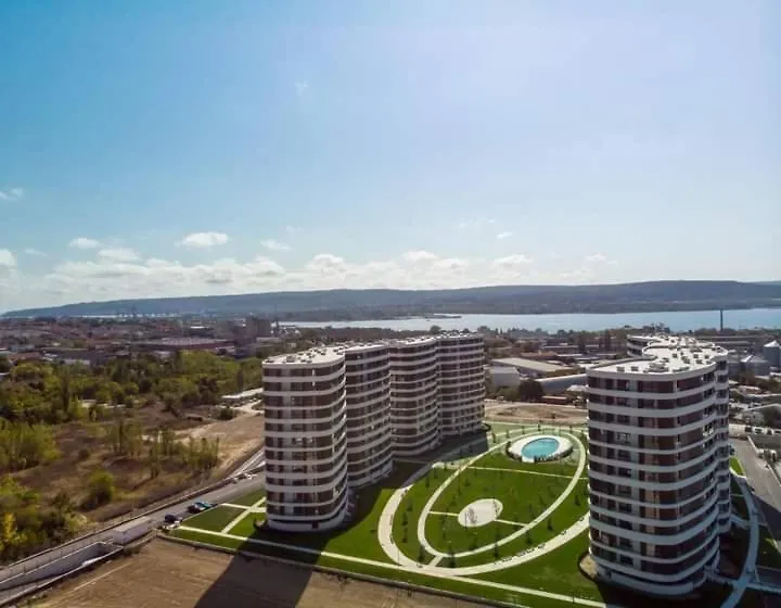 Красив Апартамент С Целогодишен Топъл Басейн И Джакузи Varna Apartment